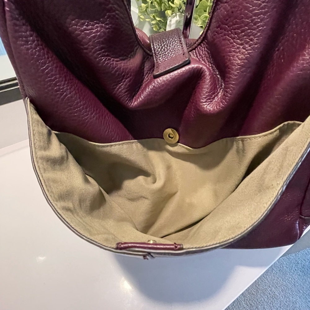 G.I.L.I. Burgundy Leather Hobo Handbag With Fringes - Picture 9 of 15